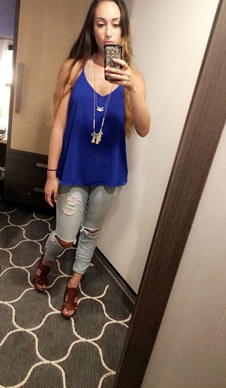 Leila Saltzman adult actress pics