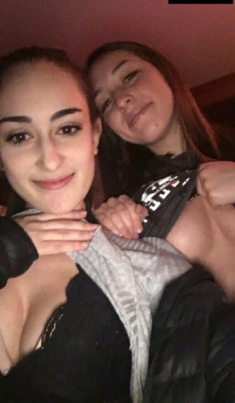 Leila Saltzman star adult pics