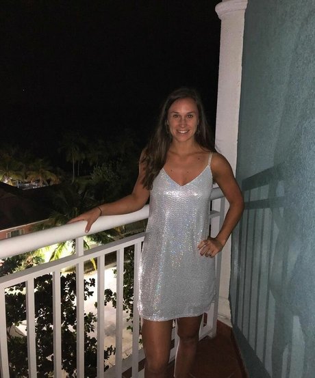 Kate Weisner sexy model photo