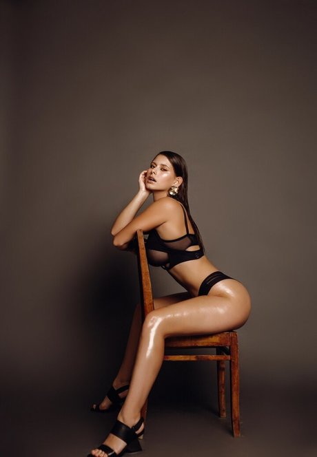 swinger milf onlyfans exclusive pictures