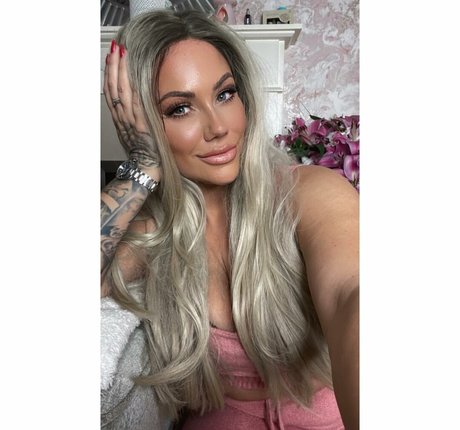 Victoria Love pornstar adult gallery