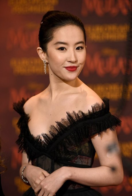 Liu Yifei star sex images