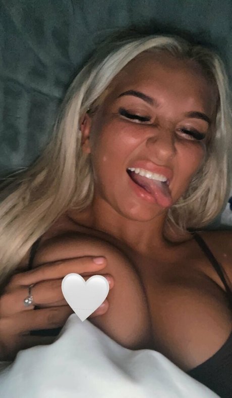 ytluoh nude model pics