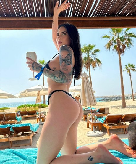 Kauani Siqueira pornstar exclusive photo