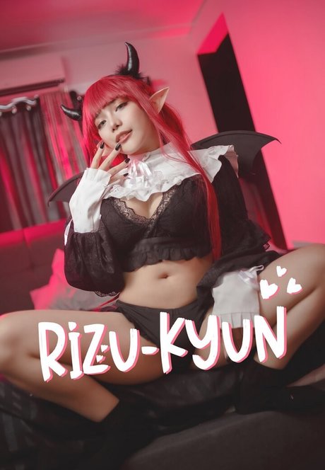 Fettochini model adult photo