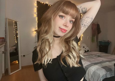 LegendLuna exclusive pornstar archive