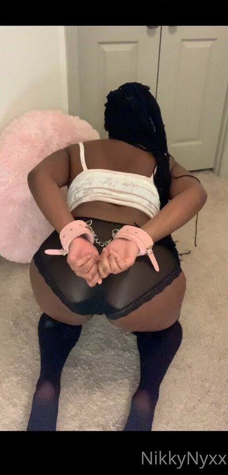 nikkynyxx model beautiful pictures