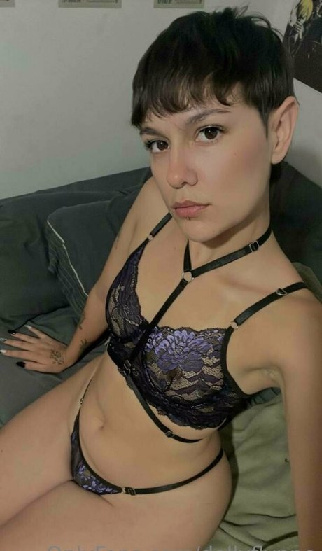 dollyflynne art actress photos