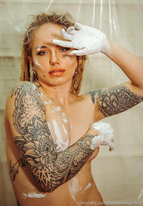 thatkansasgirlfree naked actress image