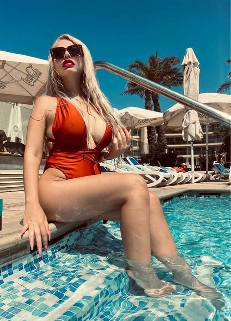 Maltese Girls free star image