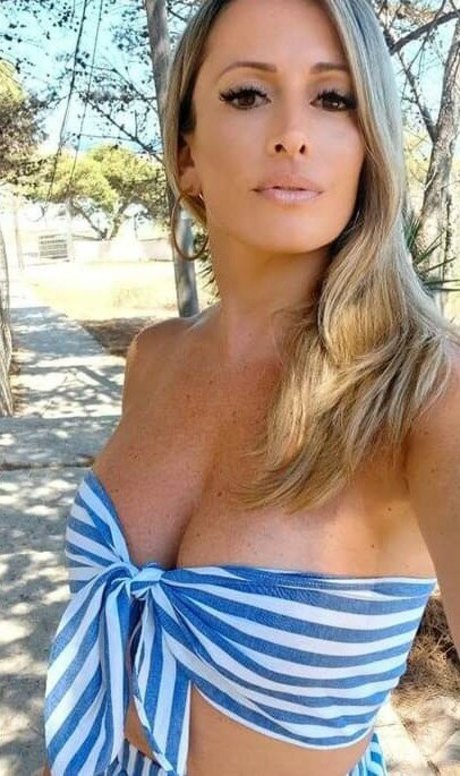 Maltese Girls model porn photo