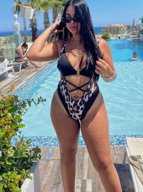 Maltese Girls Profile Pic