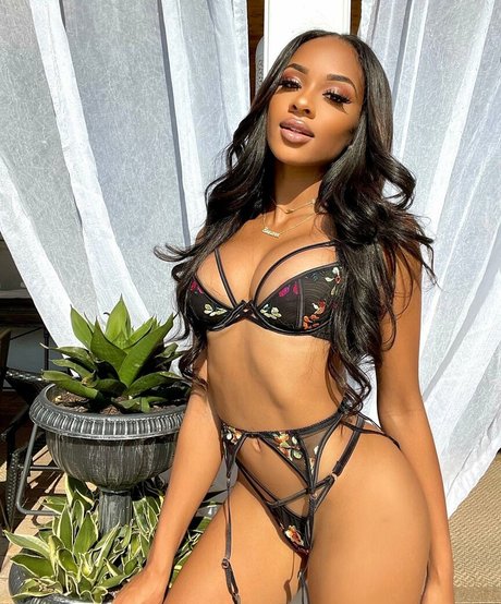 Breann Llewelyn model art gallery