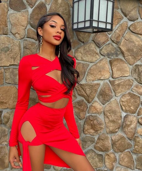 Breann Llewelyn perfect star photo