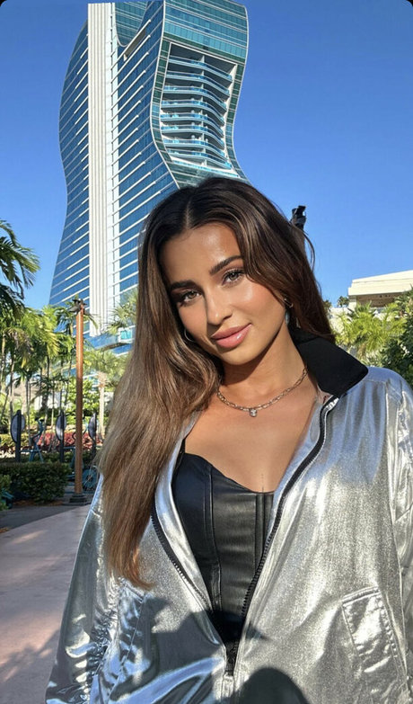 DJ JuicyM pornstar xxx image