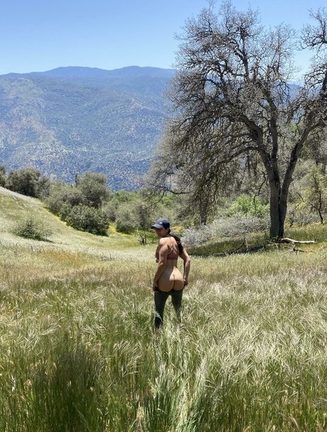 Mia Mae pornstar nude picture