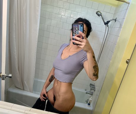 Mia Mae exclusive pornstar images