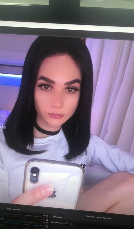 Sweet Lady Cola model porn img