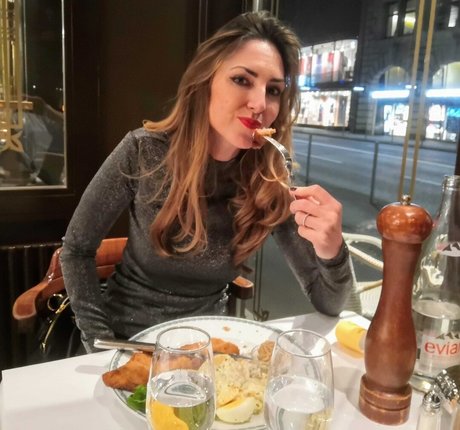 Tamara Wernli sexy star photos