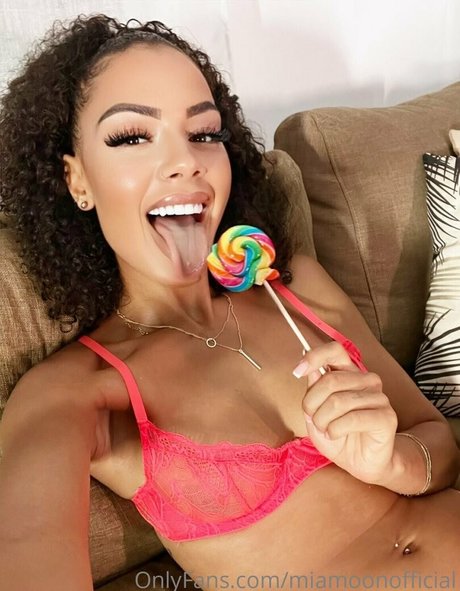 miamoonofficial hd actress pic