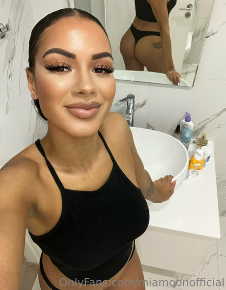 miamoonofficial nude pornstar archive