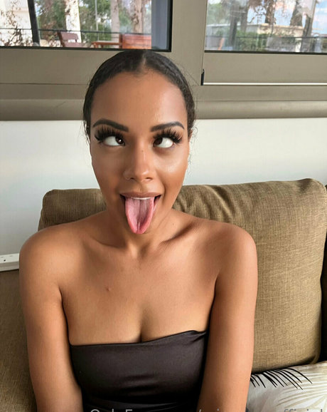 miamoonofficial perfect pornstar photo