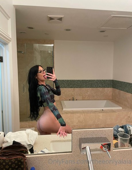 perky tits onlyfans sexy photo