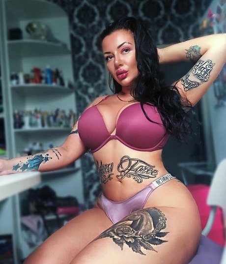 chubby mom onlyfans hd image