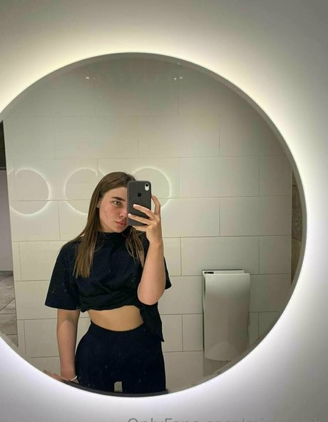 raketaraketa1998 pornstar nude pic