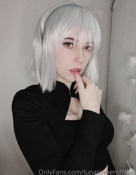 sinnerluna xxx model pic