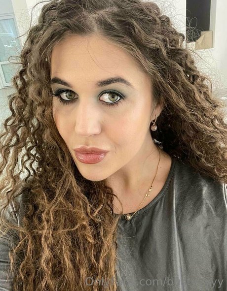 small onlyfans hot naked pics