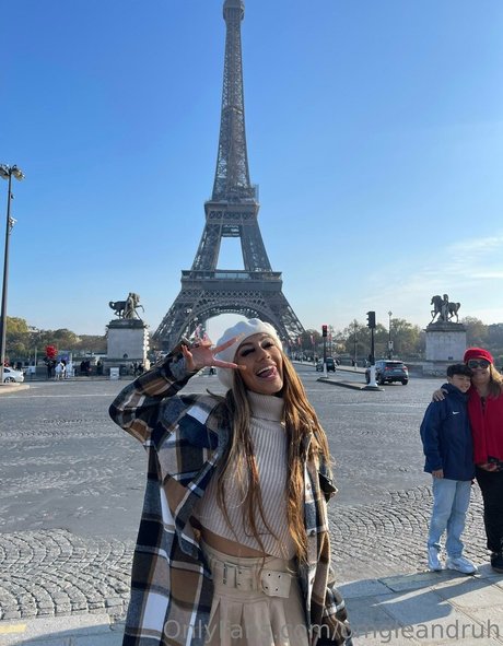 omgleandruh hot actress picture