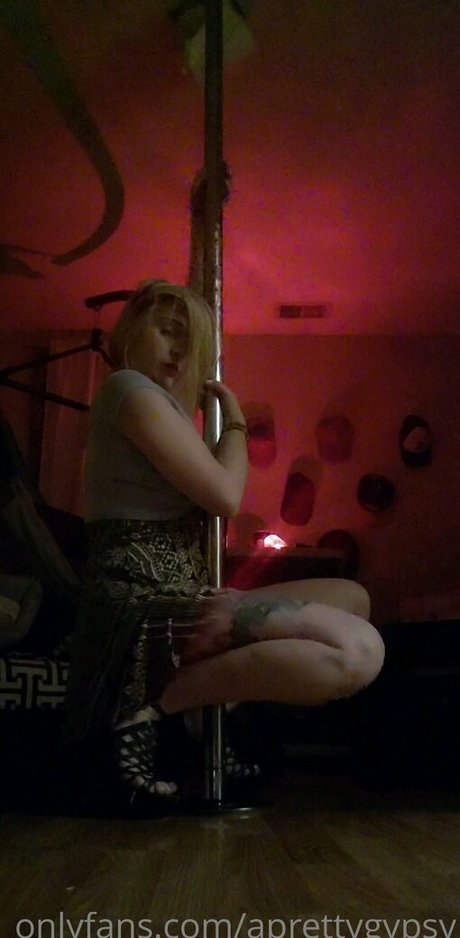 imamazingbitch naked model gallery