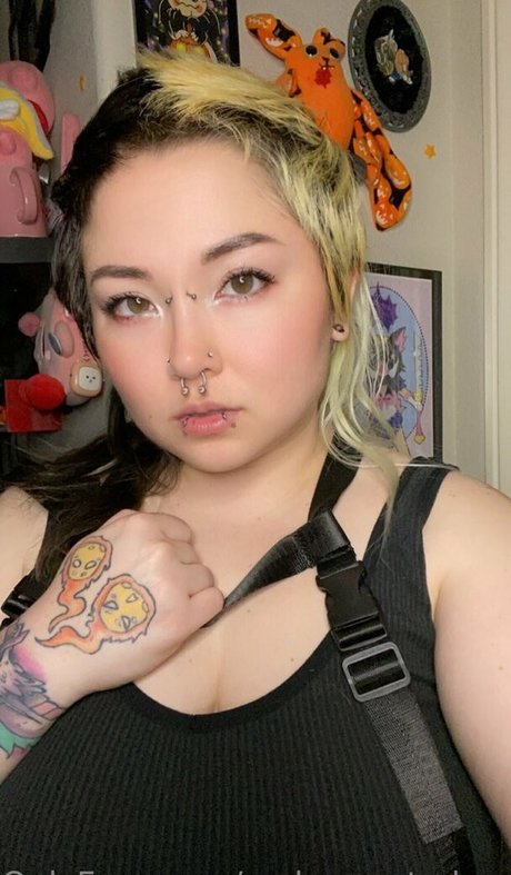 myherocatademiafree sexy model image