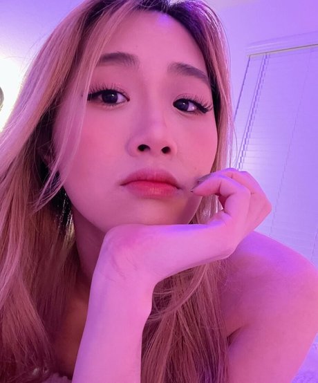 Yougelly model free pics