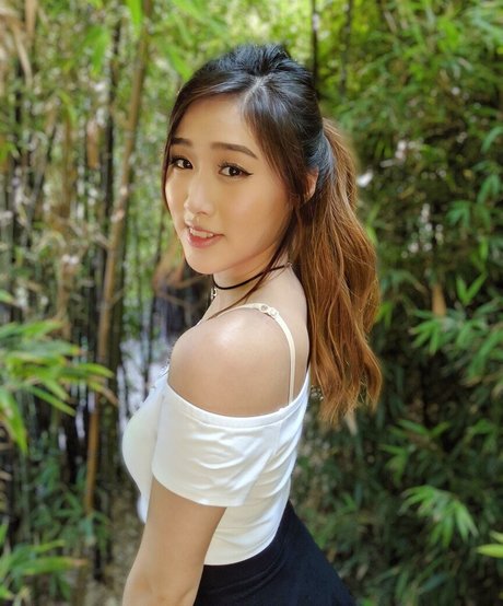 Yougelly sexy star photo