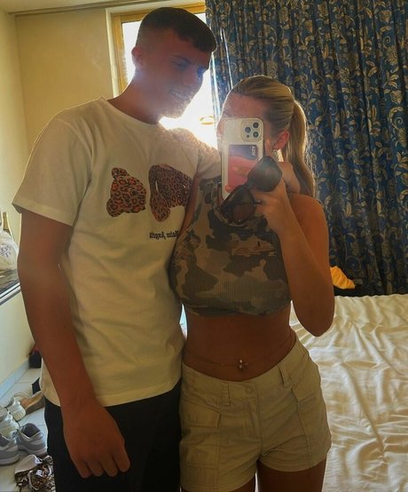 popular trans onlyfans beautiful naked images