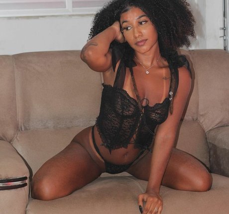 Rayanne Teles sexy pornstar img