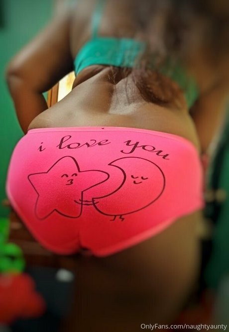 naughtyaunty nudes model photos