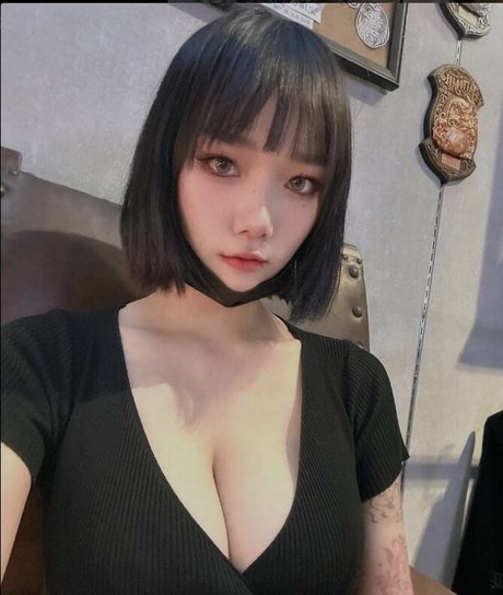 r 1 1111 pornstar exclusive pics