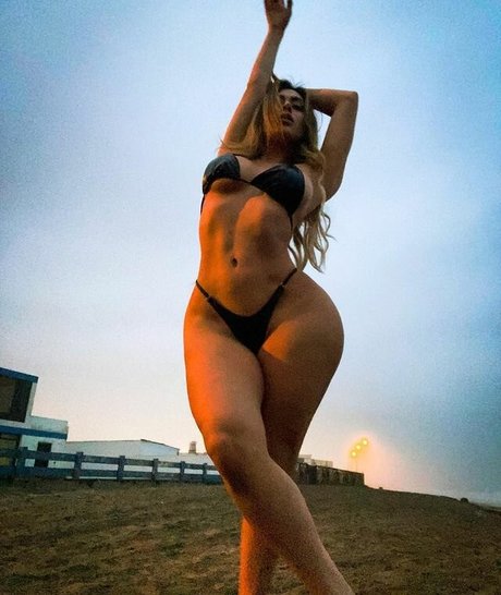 Fatima Segovia_ top model pic