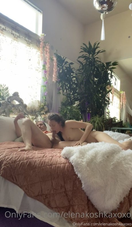 Elenakoshkaxoxo star erotic picture