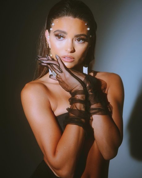 teen natural tits onlyfans erotic photo