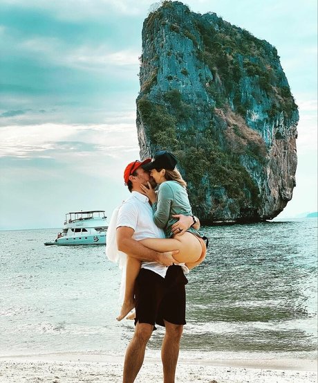 Scout Taylor Compton naked actress img