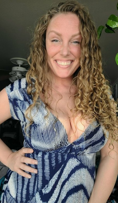 snow bunny907 model naked image