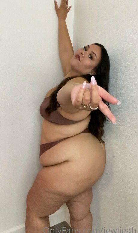 Jewlieah pornstar sexy gallery