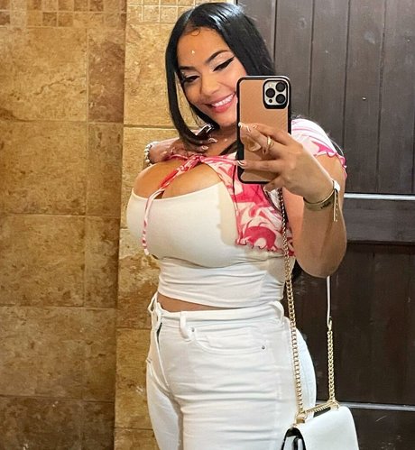 Jaki Oppai pornographic model image