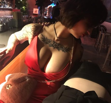 alyyyfabulous pornstar erotic gallery