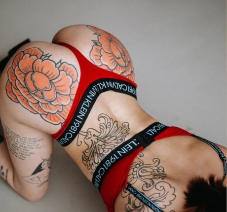 alyyyfabulous model high quality photos