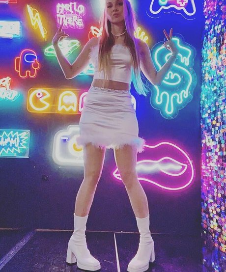 Fasffy Mega Dump star nude img